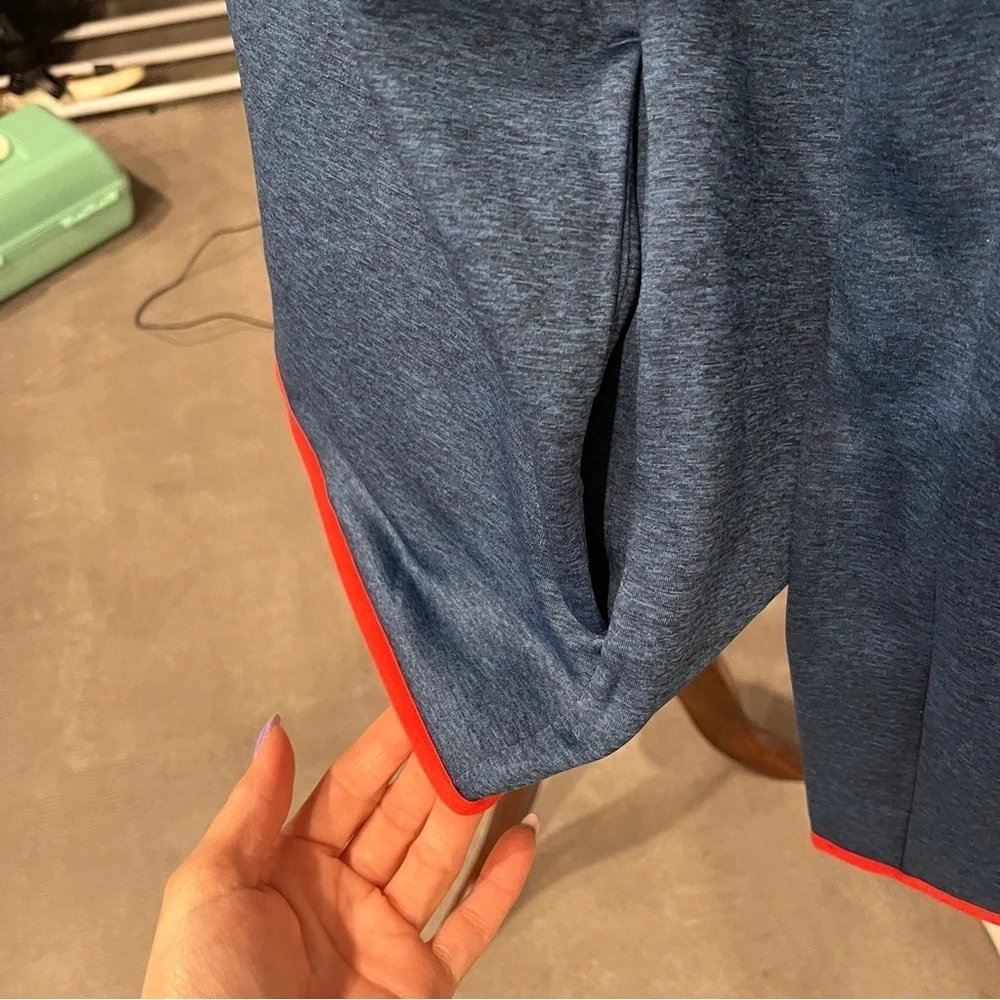 Vineyard Vines Blue and Red Half-Zip Hooded Pullover Large‎